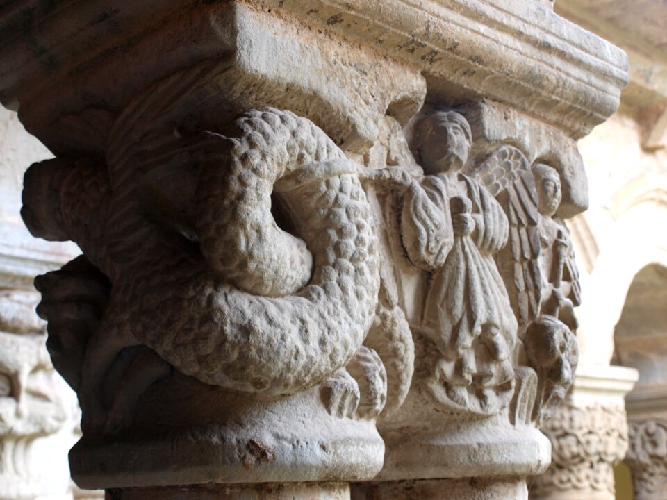 Spain column ornament