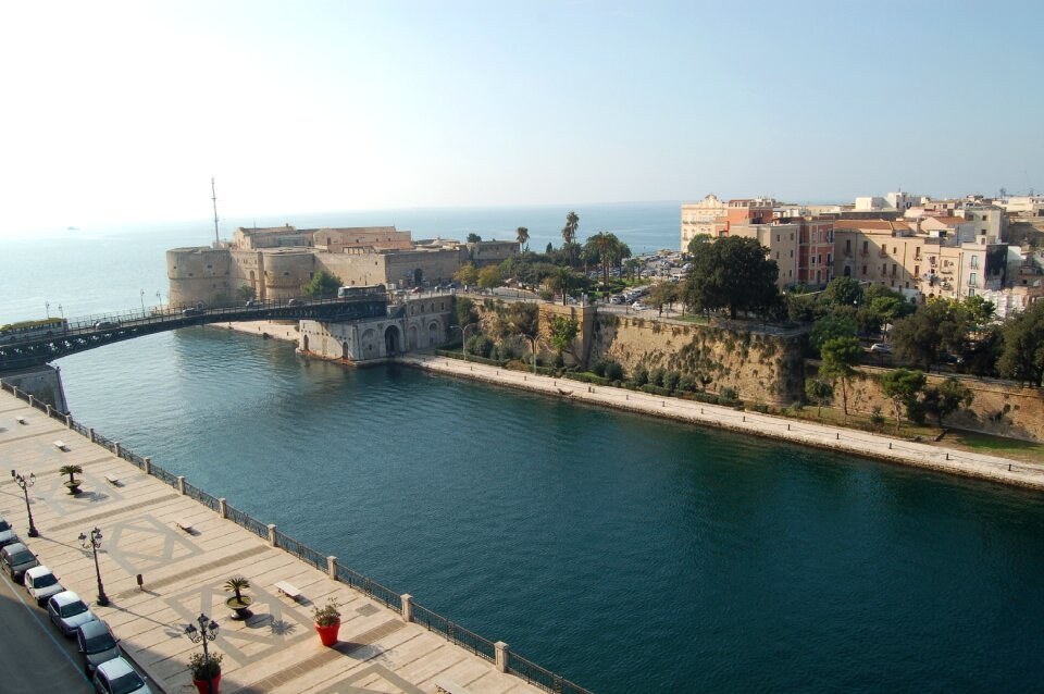 Taranto waterway aragonese castle