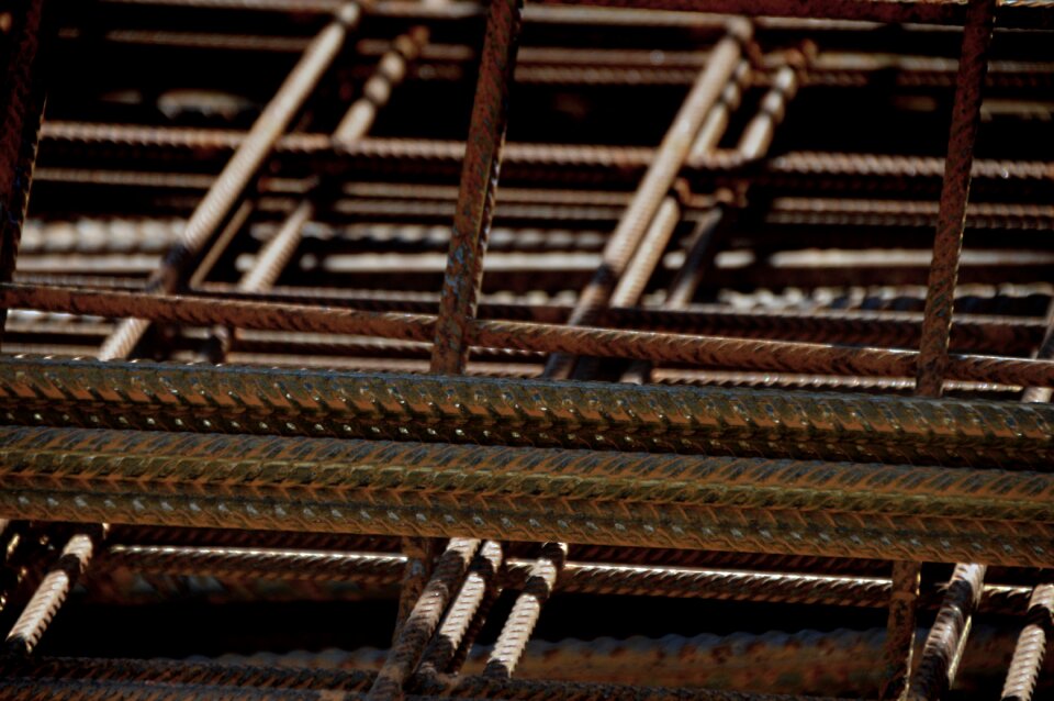Iron rods carrier concrete construction