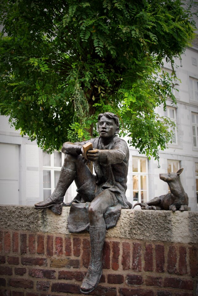 Human statue art