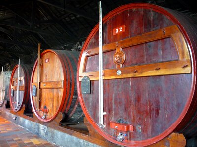 Cave port barrel