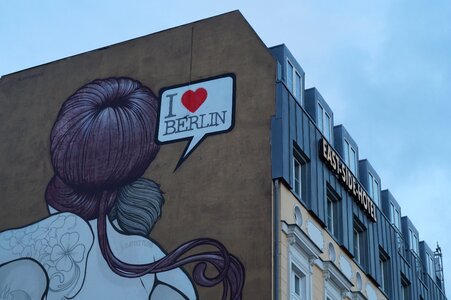 Building street art graffiti