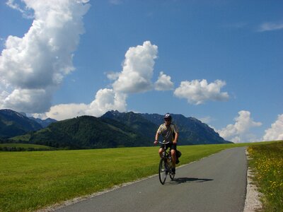 Wheel bicycles cyclists
