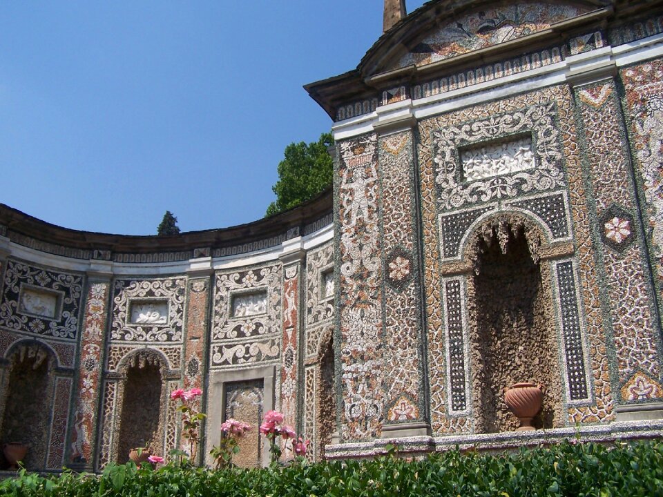 Tourism italian wall
