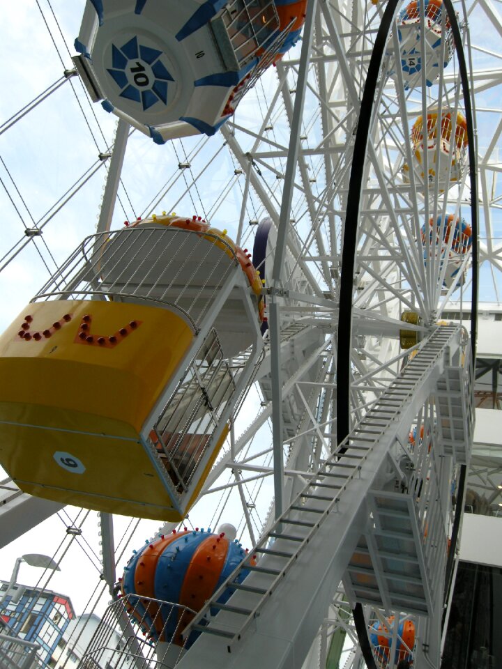 Fun entertainment park