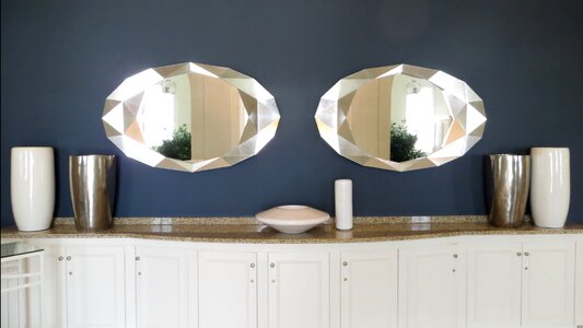 Cabinet sideboard vases