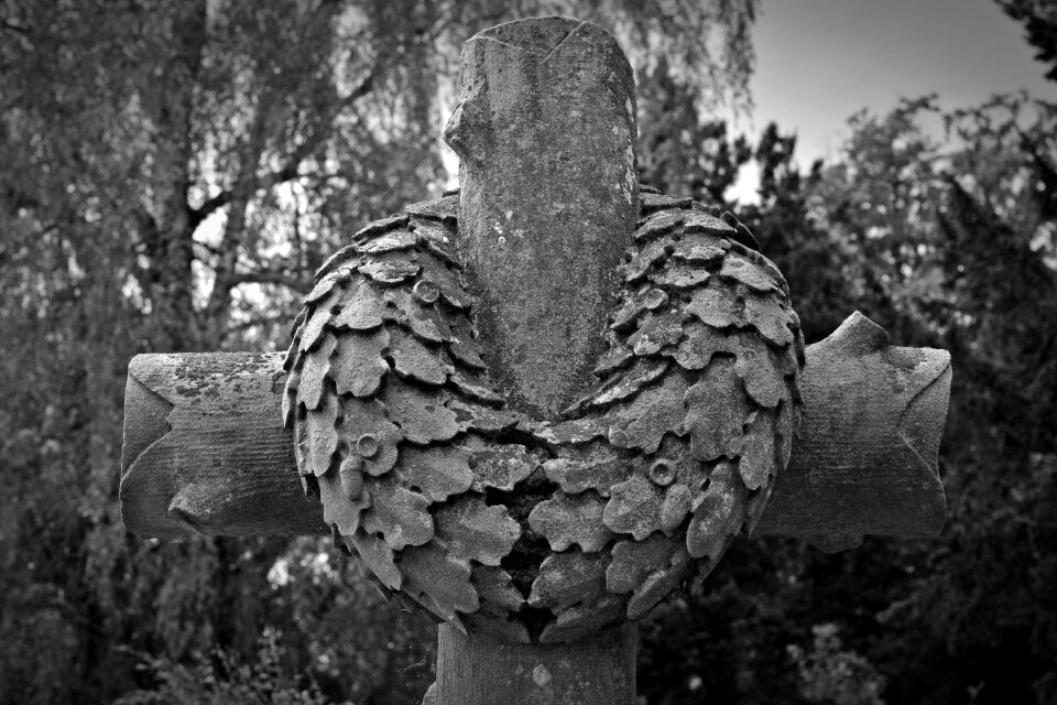 Cross abandoned tombstone