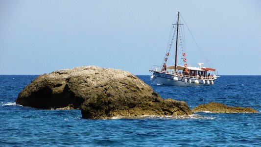Sea island boat photo