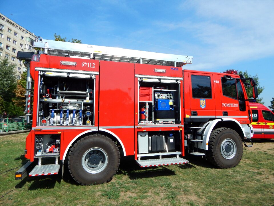Fire extinguish truck