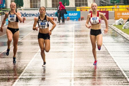 Run women race