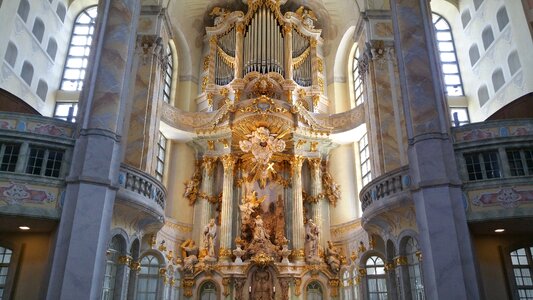Frauenkirche altar cathedral