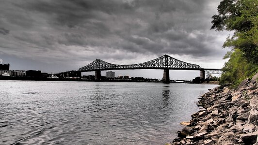 Water montral bridge