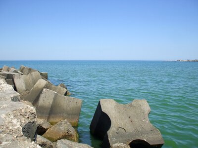 Rocks horizon photo