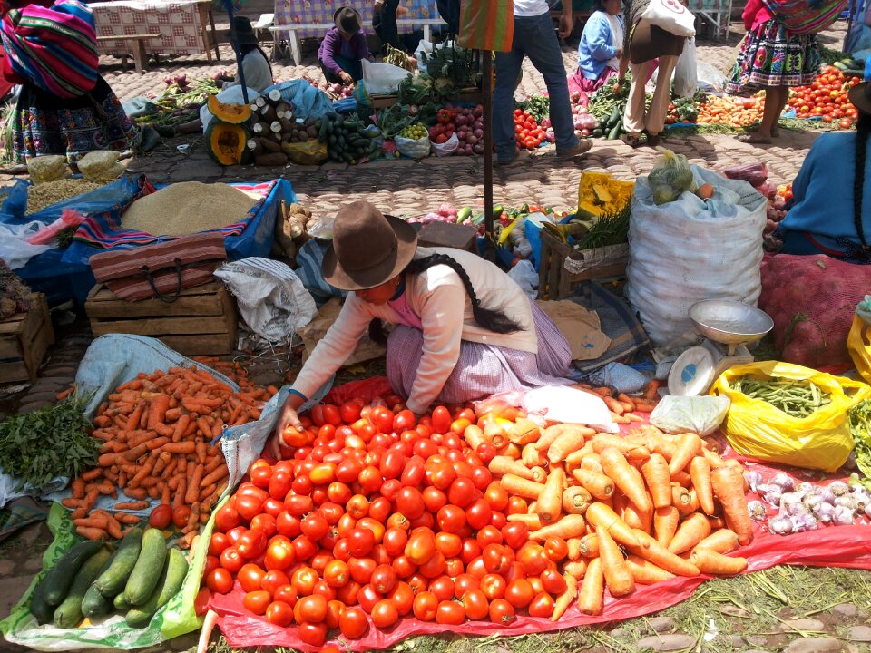 Peruvian fruts woman