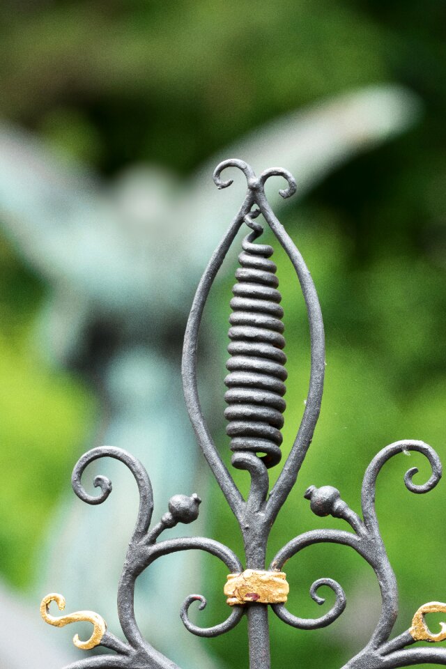 Gilded grave cemetery