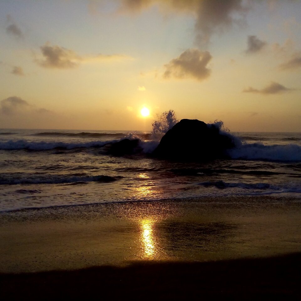Waves golden ocean