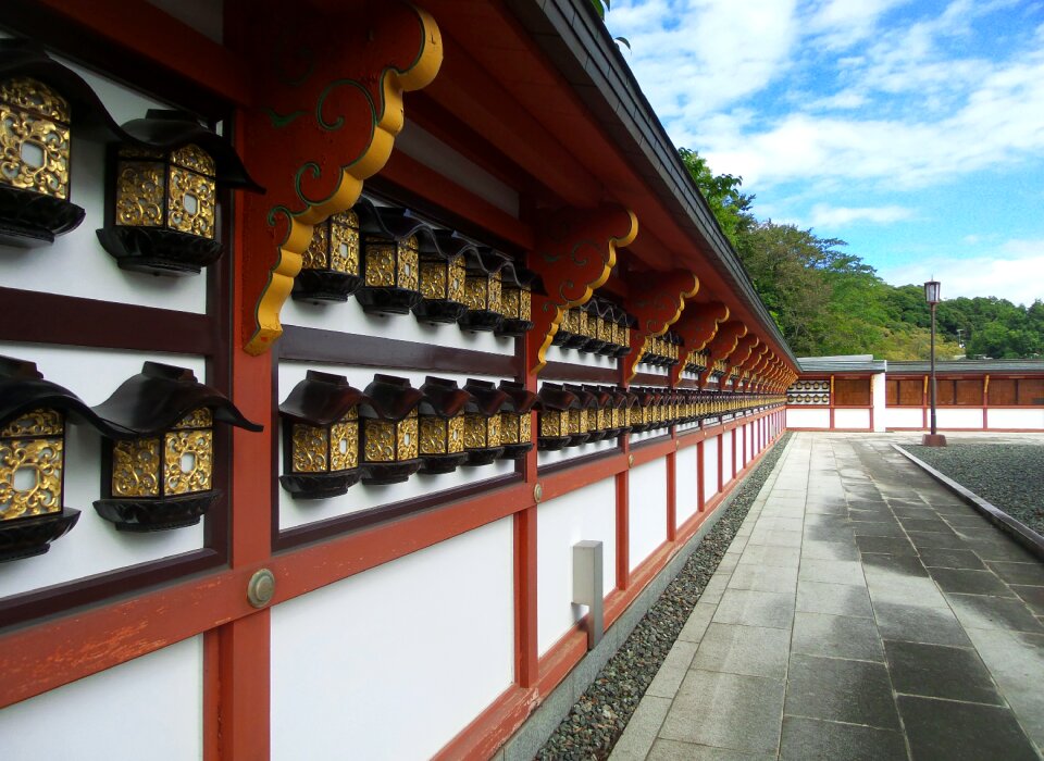 Lanterns wall blue