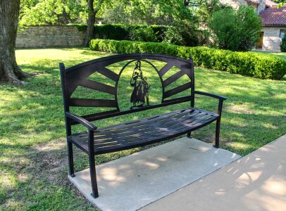 Decoration pioneer woman statue bench