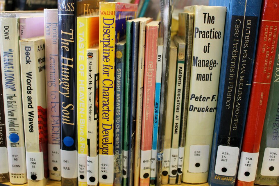 Academic libraries books