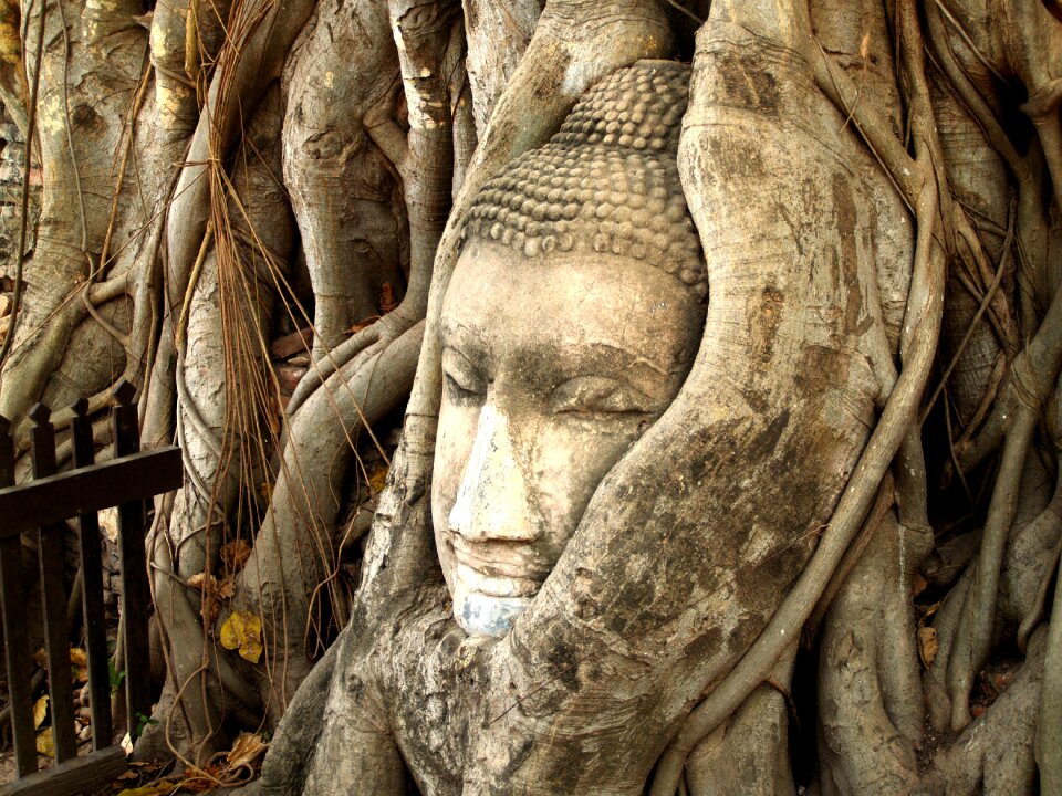 Sculpture oriental travel