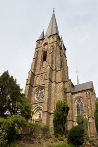 Building wall steeple