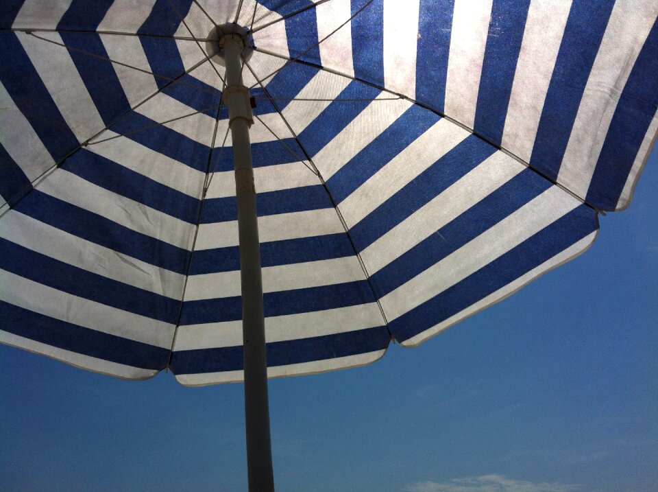 Parasol blue white