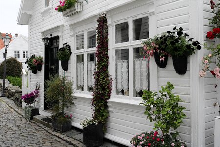 House architecture street art