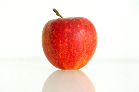 Fruit mirroring red