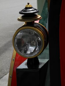 Vehicle light auto