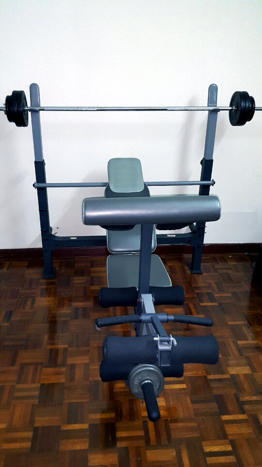 Bench press parquet weights