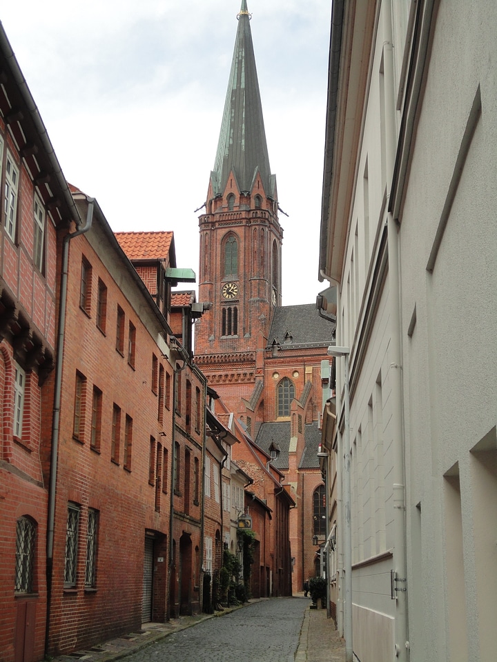 Alley old houses church