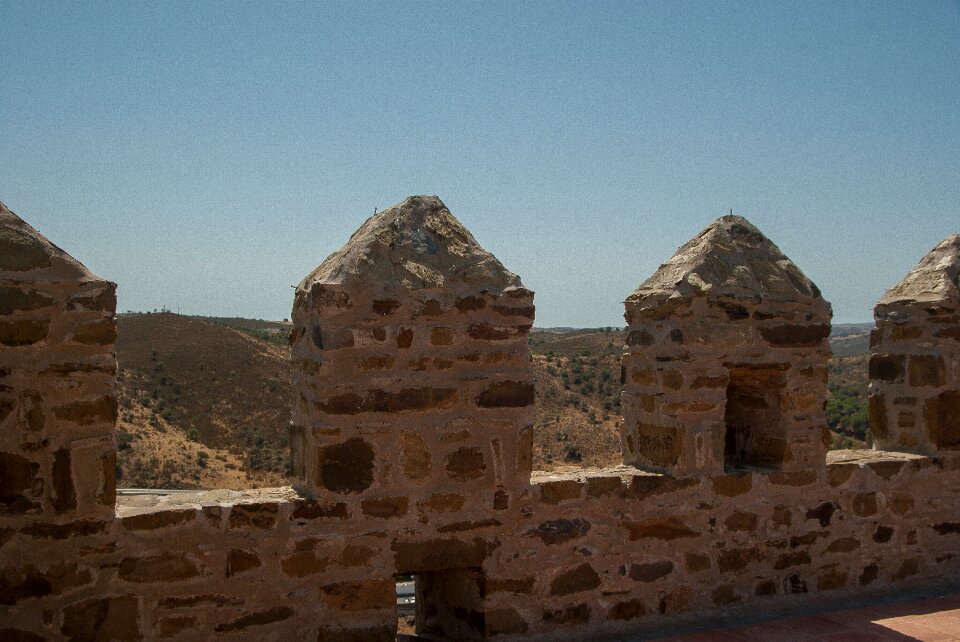 Wall slots architecture