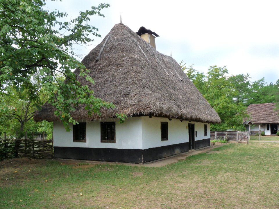 Folk architect farm