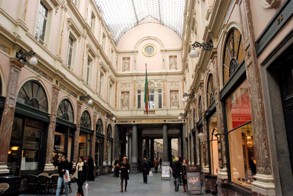 Luxury chic gallery
