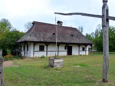 Folk architect farm