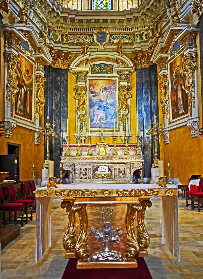 Palatial italian baroque chapel