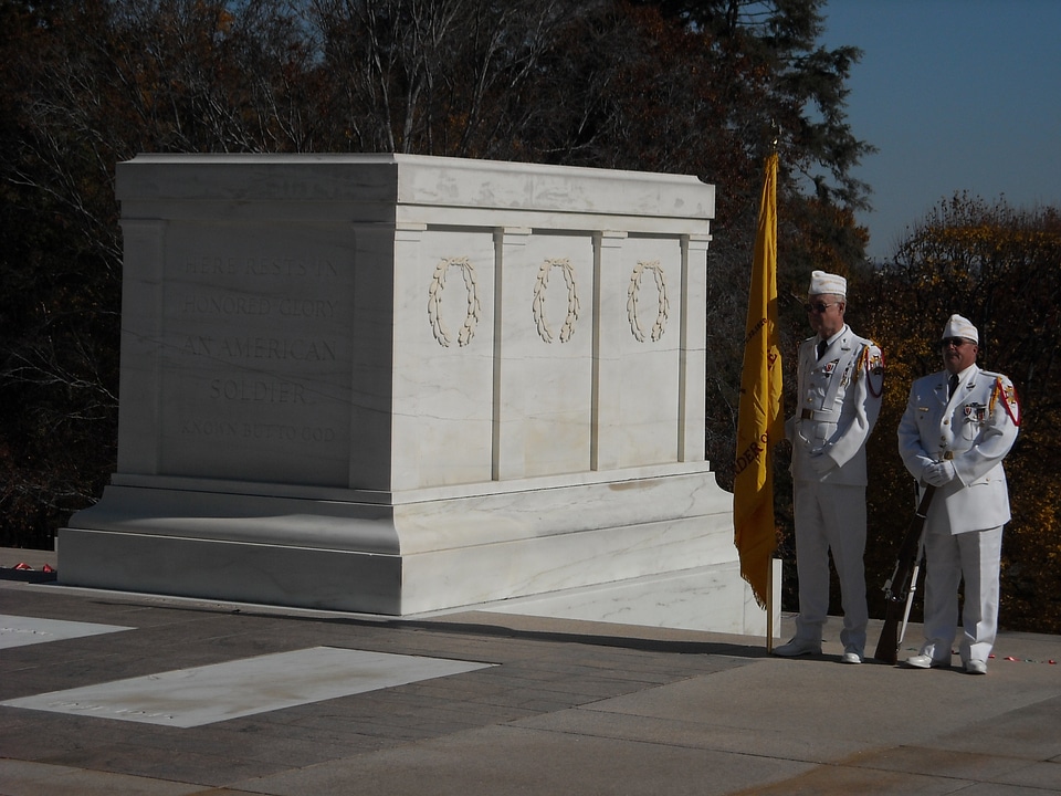 Arlington national cemetery tomb of the unknown soldier honor guard