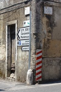 Vejhjørne old building road signs