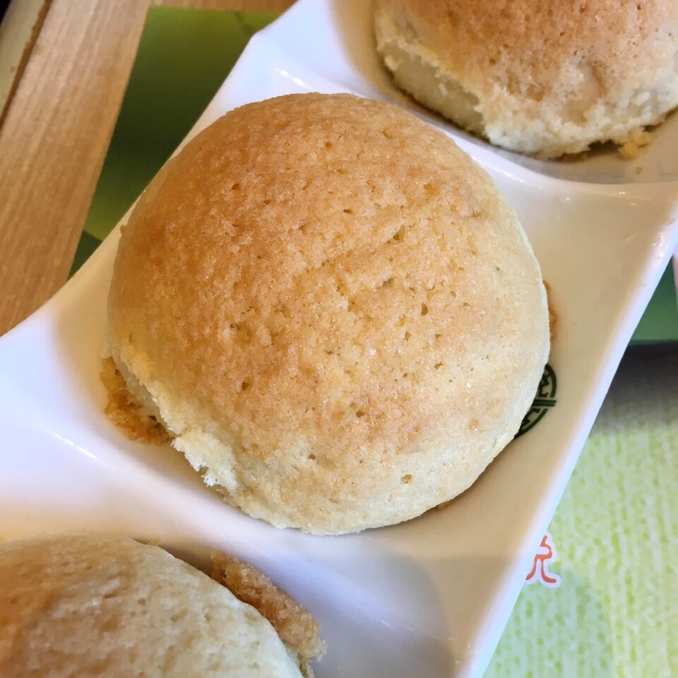 Michelin restaurant bread pineapple bun