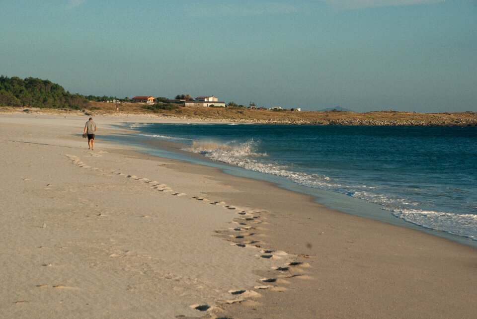 Solitude traces ocean