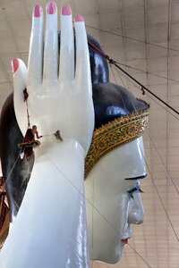 Sculpture brush wipe