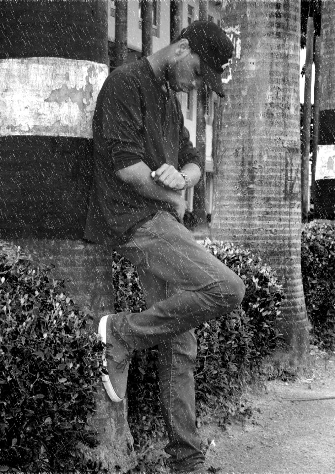 Style under rain looking time