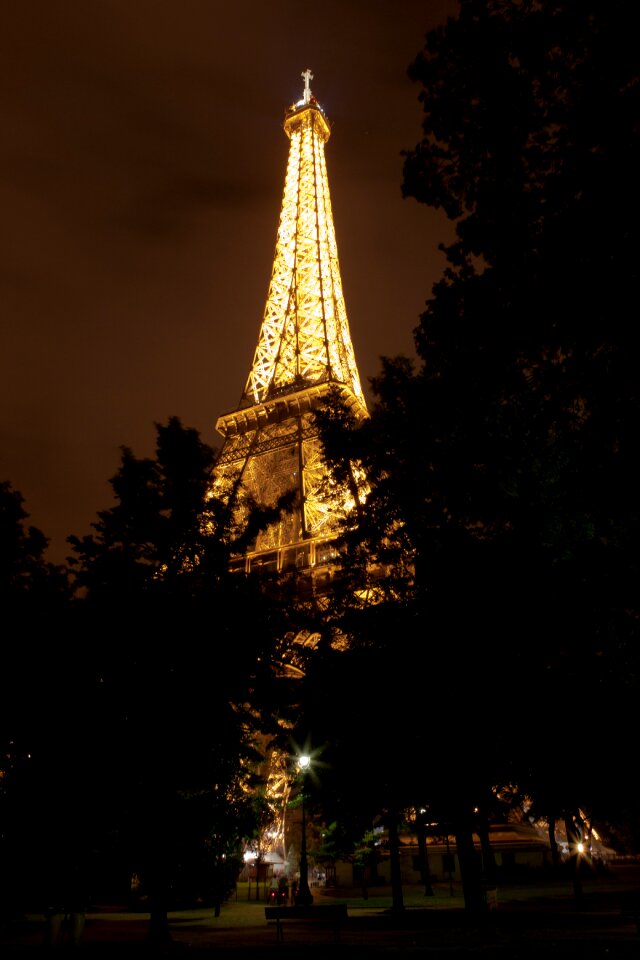 Tower eiffel city night