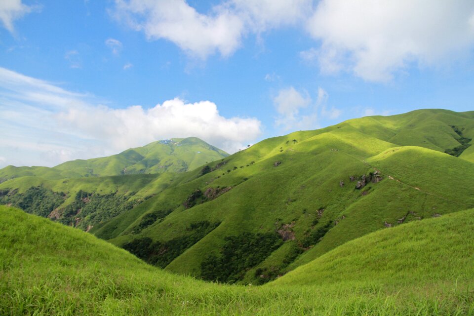 Blue sky white cloud wugongshan photo