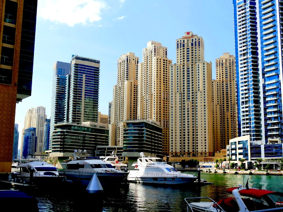 U a e city architecture