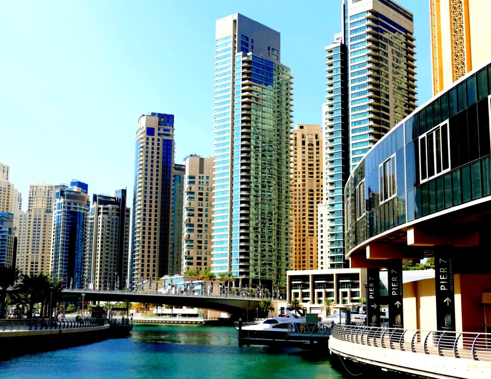 U a e city architecture