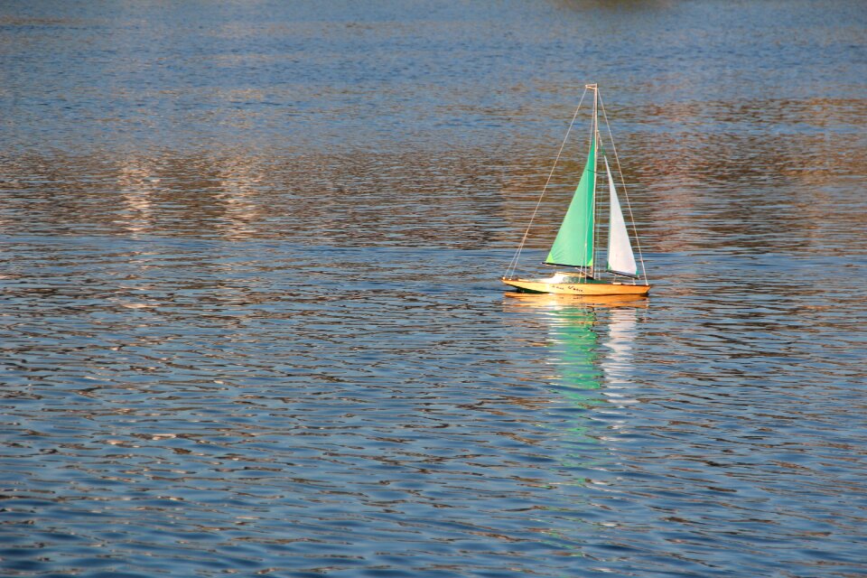 Model boat model ship remotely controlled