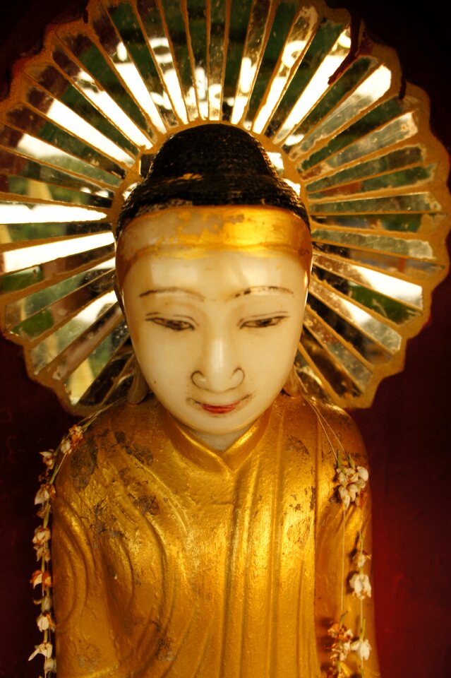 Statue golden sculpture
