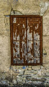 Decay wear wooden