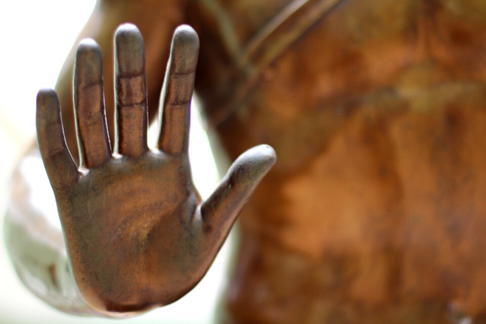Sculpture palm finger